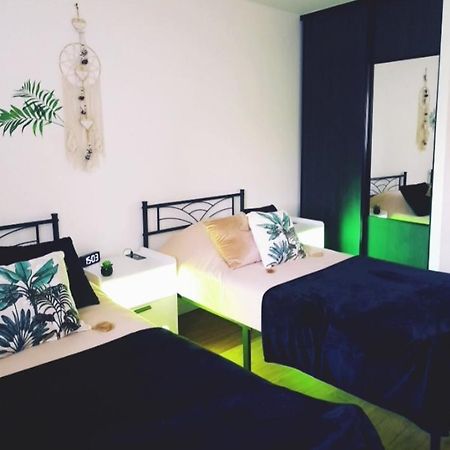 Appartement Le Moderne Ideal Pour Couples Et Professionnels Ornans Exterior photo