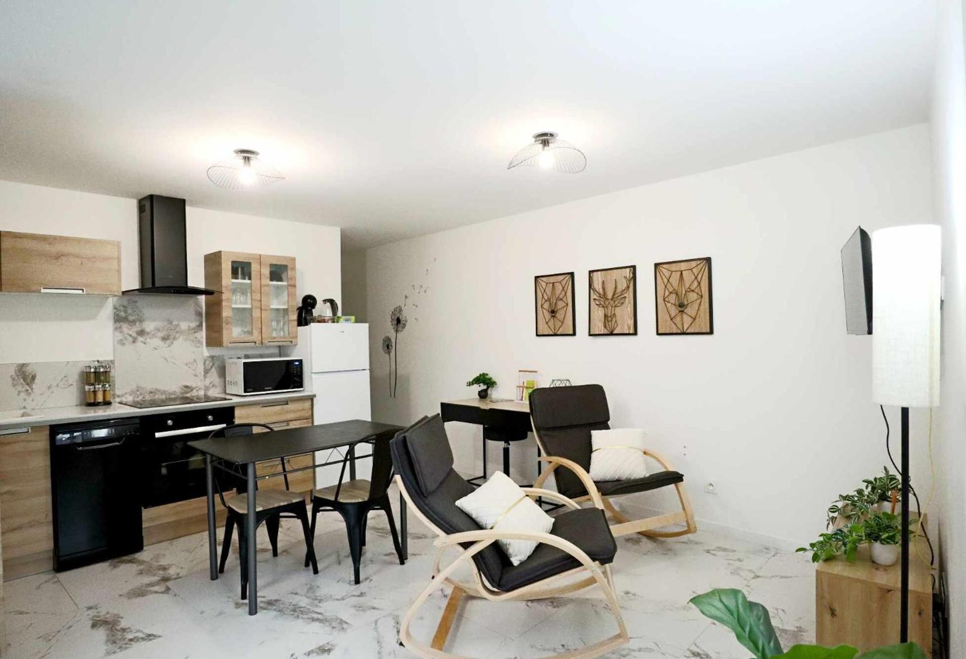 Appartement Le Moderne Ideal Pour Couples Et Professionnels Ornans Exterior photo