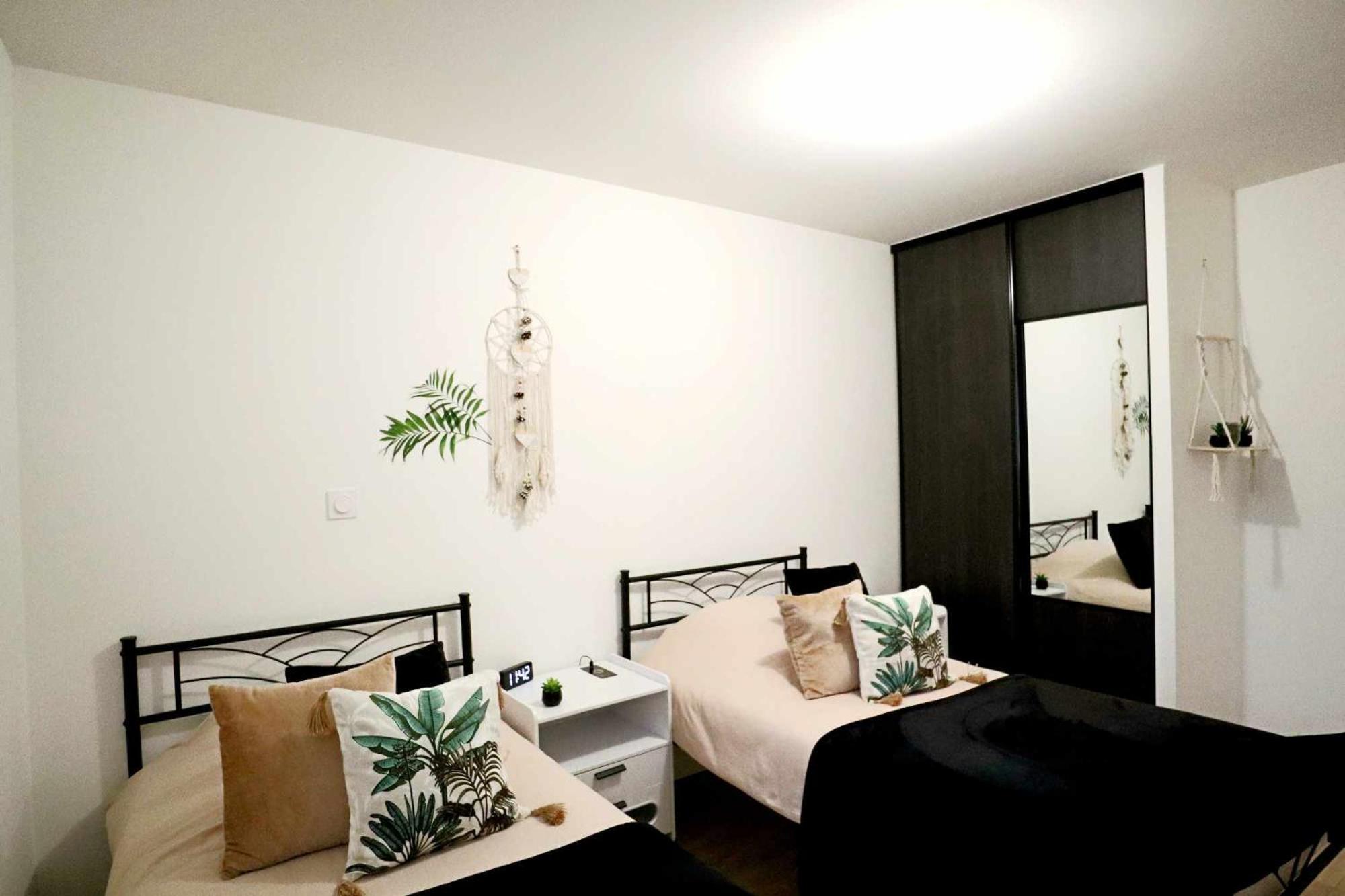 Appartement Le Moderne Ideal Pour Couples Et Professionnels Ornans Exterior photo
